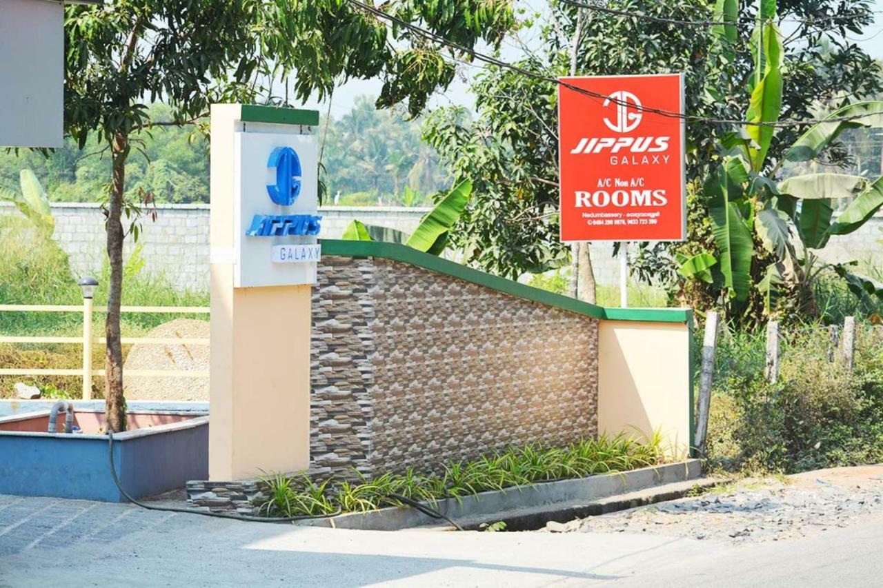 Jippus Galaxy Budget Air Port Hotel Kochi Kültér fotó