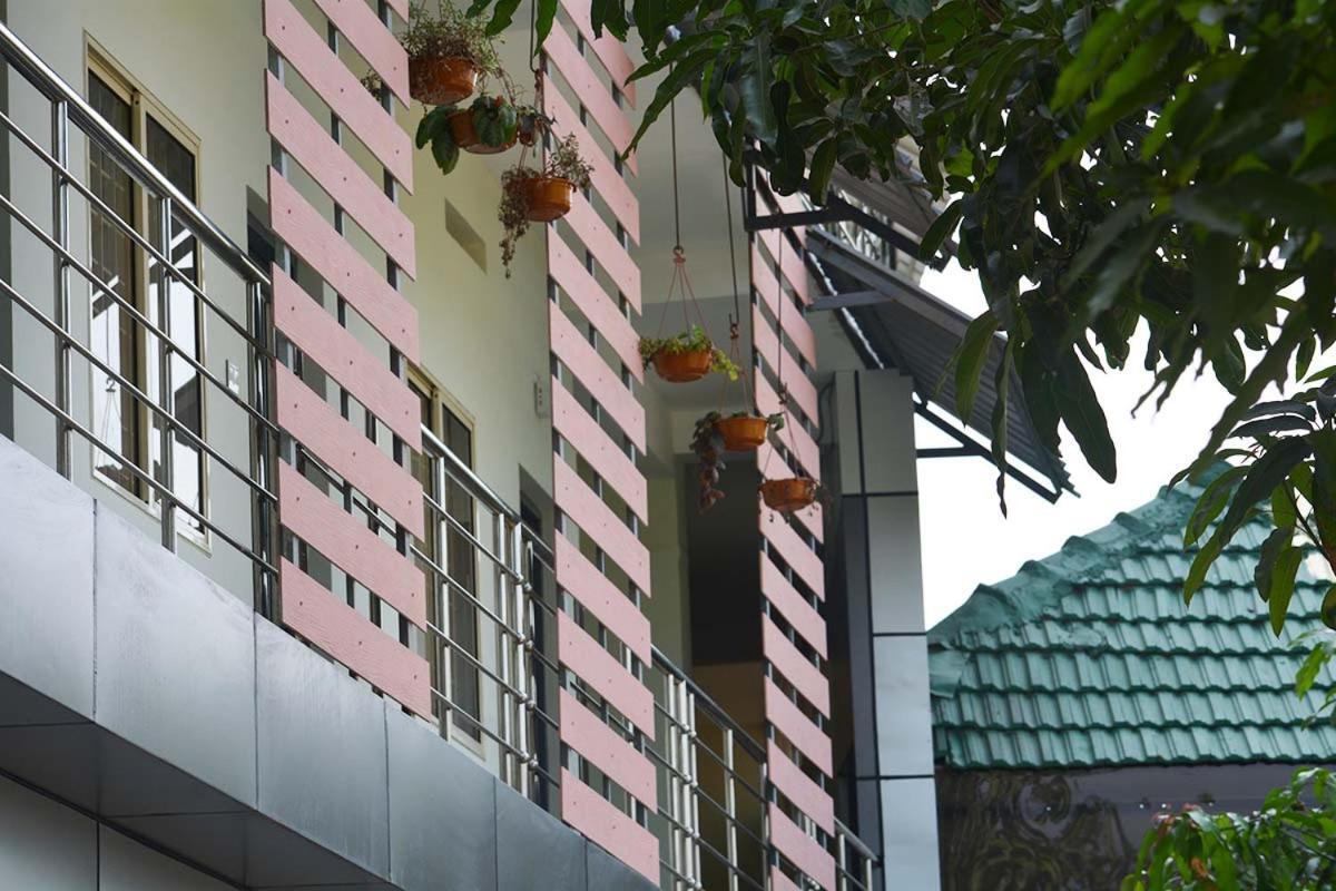 Jippus Galaxy Budget Air Port Hotel Kochi Kültér fotó