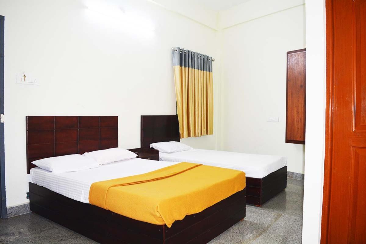 Jippus Galaxy Budget Air Port Hotel Kochi Kültér fotó