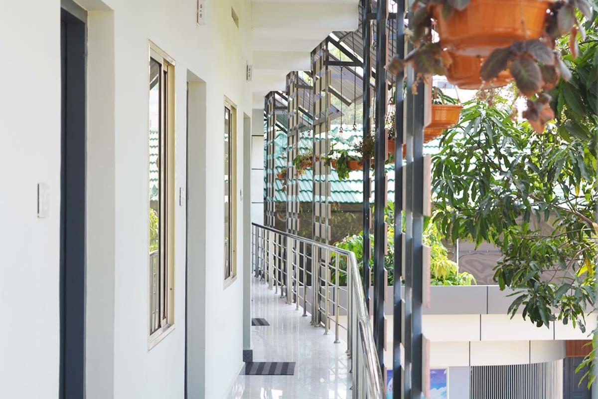 Jippus Galaxy Budget Air Port Hotel Kochi Kültér fotó