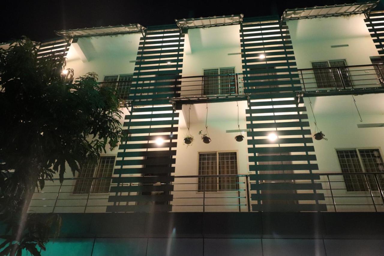 Jippus Galaxy Budget Air Port Hotel Kochi Kültér fotó