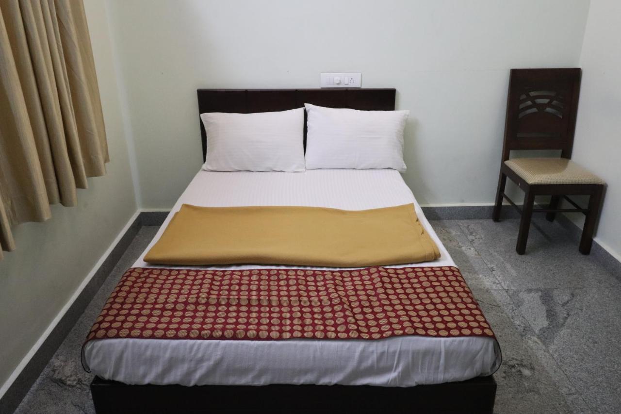 Jippus Galaxy Budget Air Port Hotel Kochi Kültér fotó